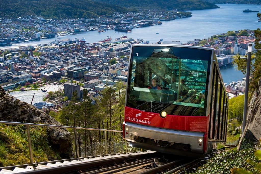 Central 2Br With Balconies And Art In Historical University Area Bergen Exterior foto