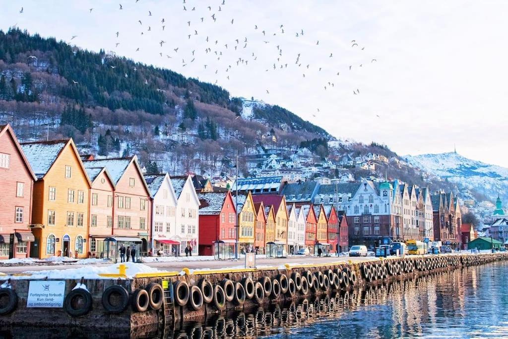 Central 2Br With Balconies And Art In Historical University Area Bergen Exterior foto
